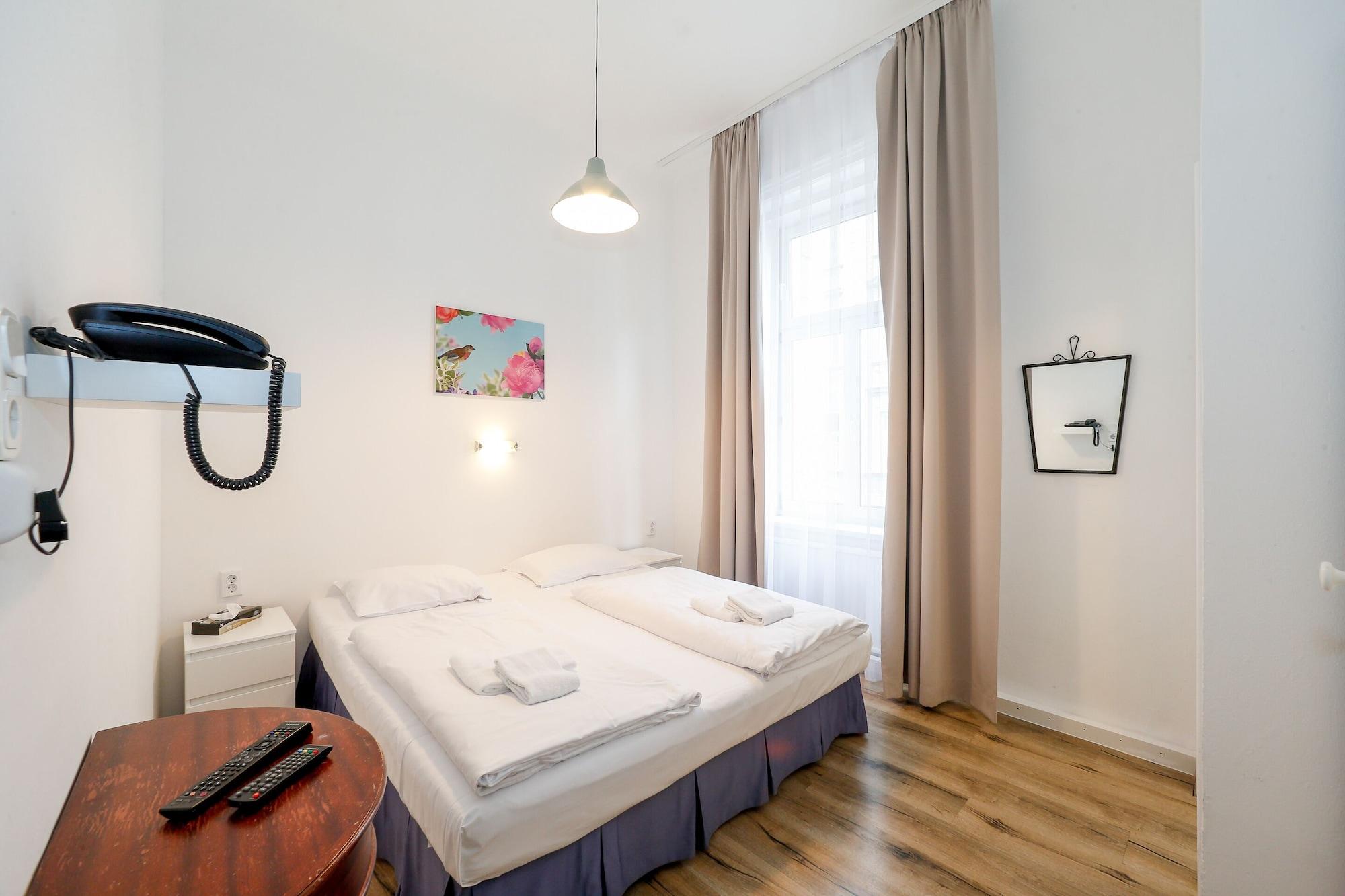 Timeout City Hotel, 5 Min To City Center, Self Check In Wina Bagian luar foto