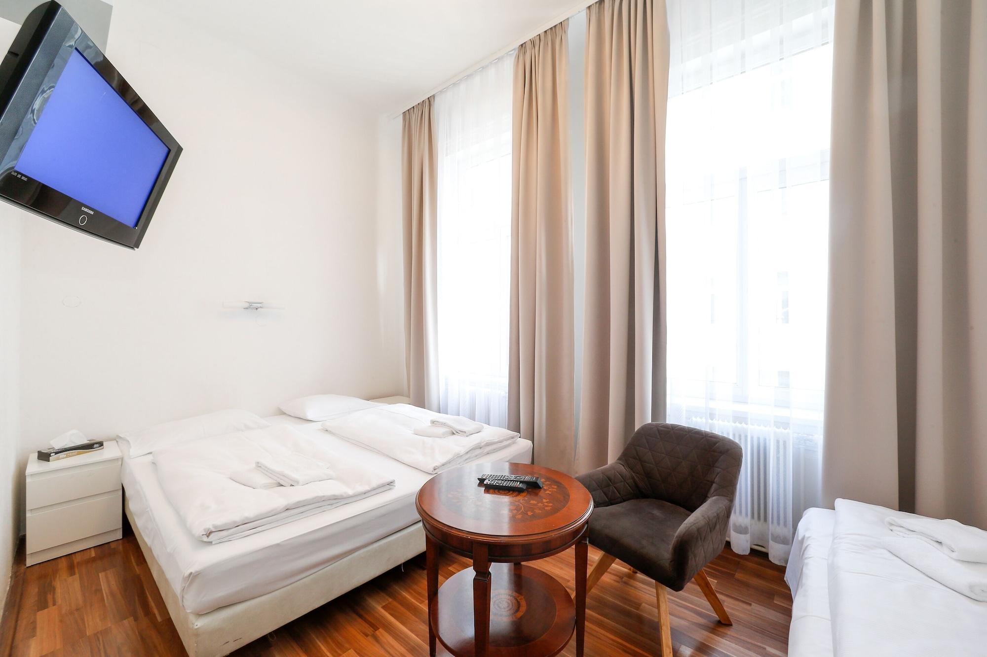 Timeout City Hotel, 5 Min To City Center, Self Check In Wina Bagian luar foto
