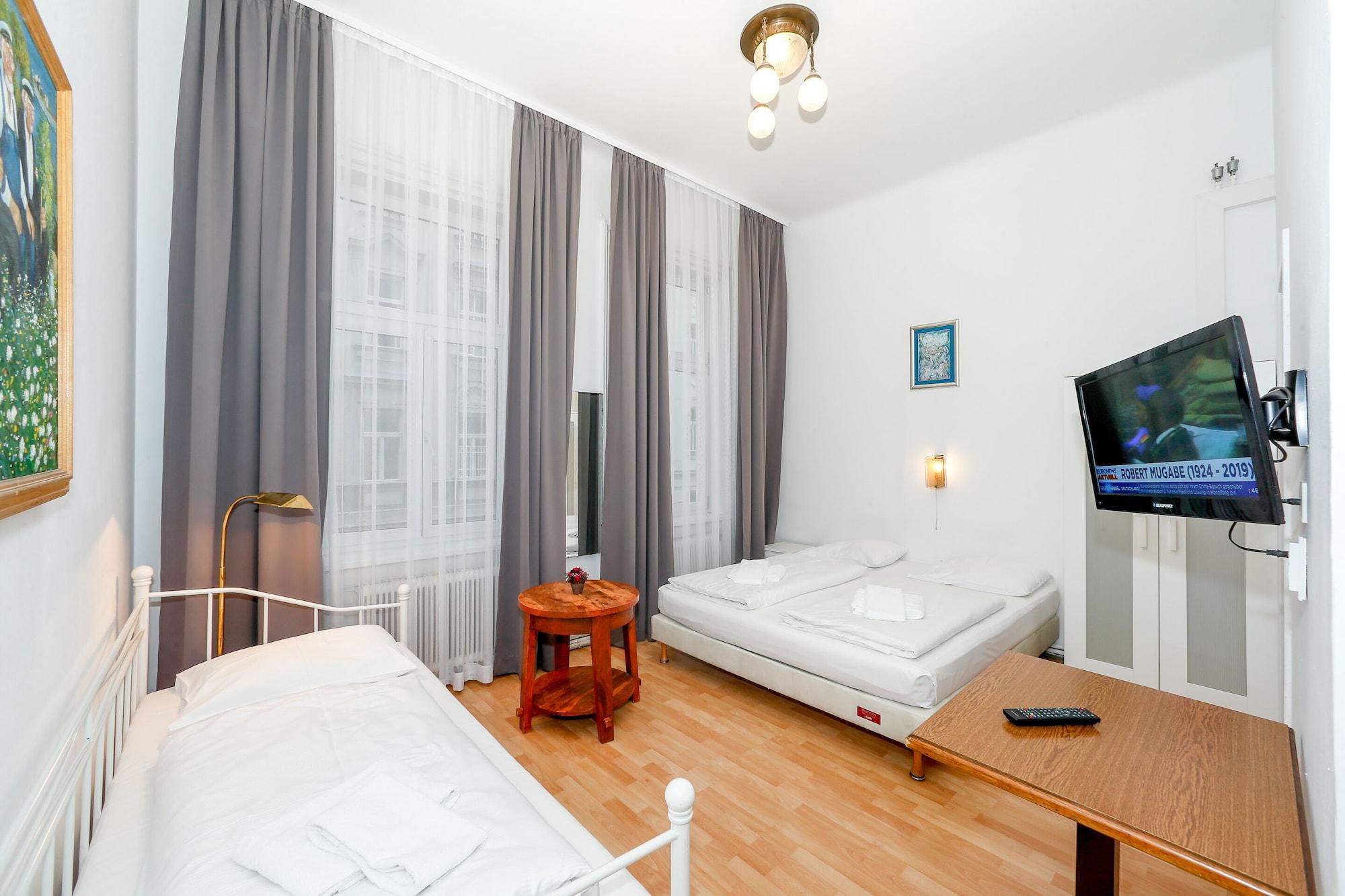 Timeout City Hotel, 5 Min To City Center, Self Check In Wina Bagian luar foto