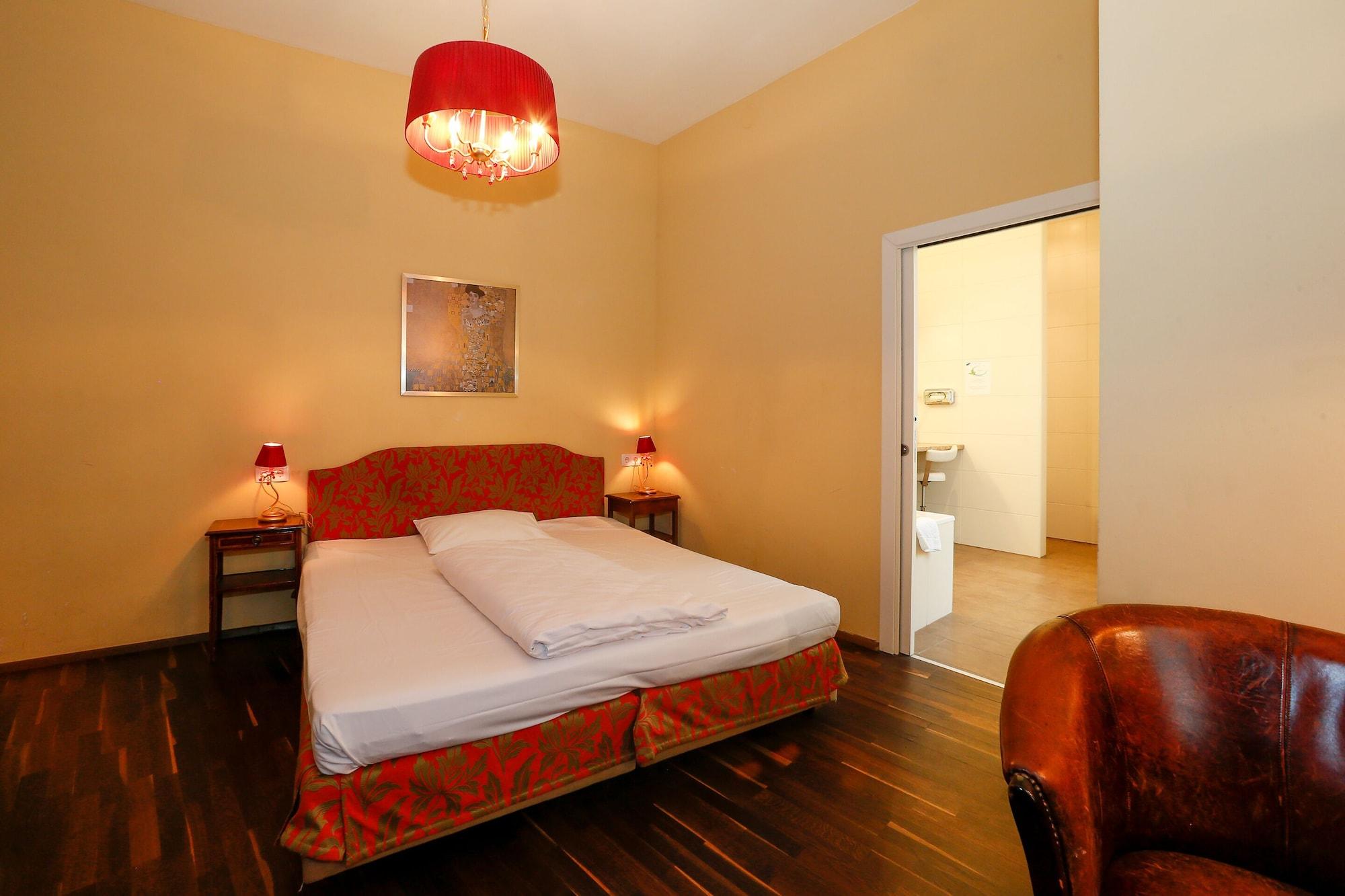 Timeout City Hotel, 5 Min To City Center, Self Check In Wina Bagian luar foto