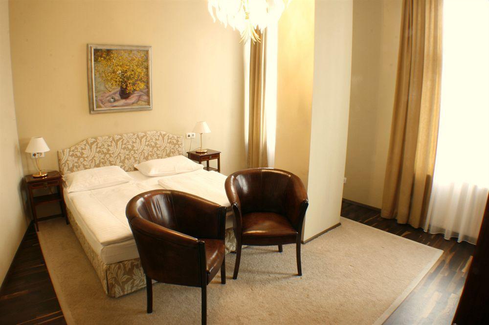 Timeout City Hotel, 5 Min To City Center, Self Check In Wina Bagian luar foto