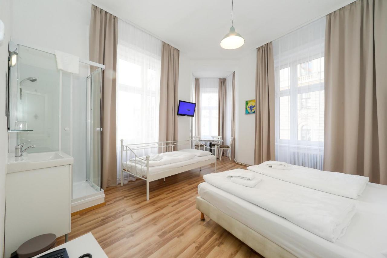 Timeout City Hotel, 5 Min To City Center, Self Check In Wina Bagian luar foto