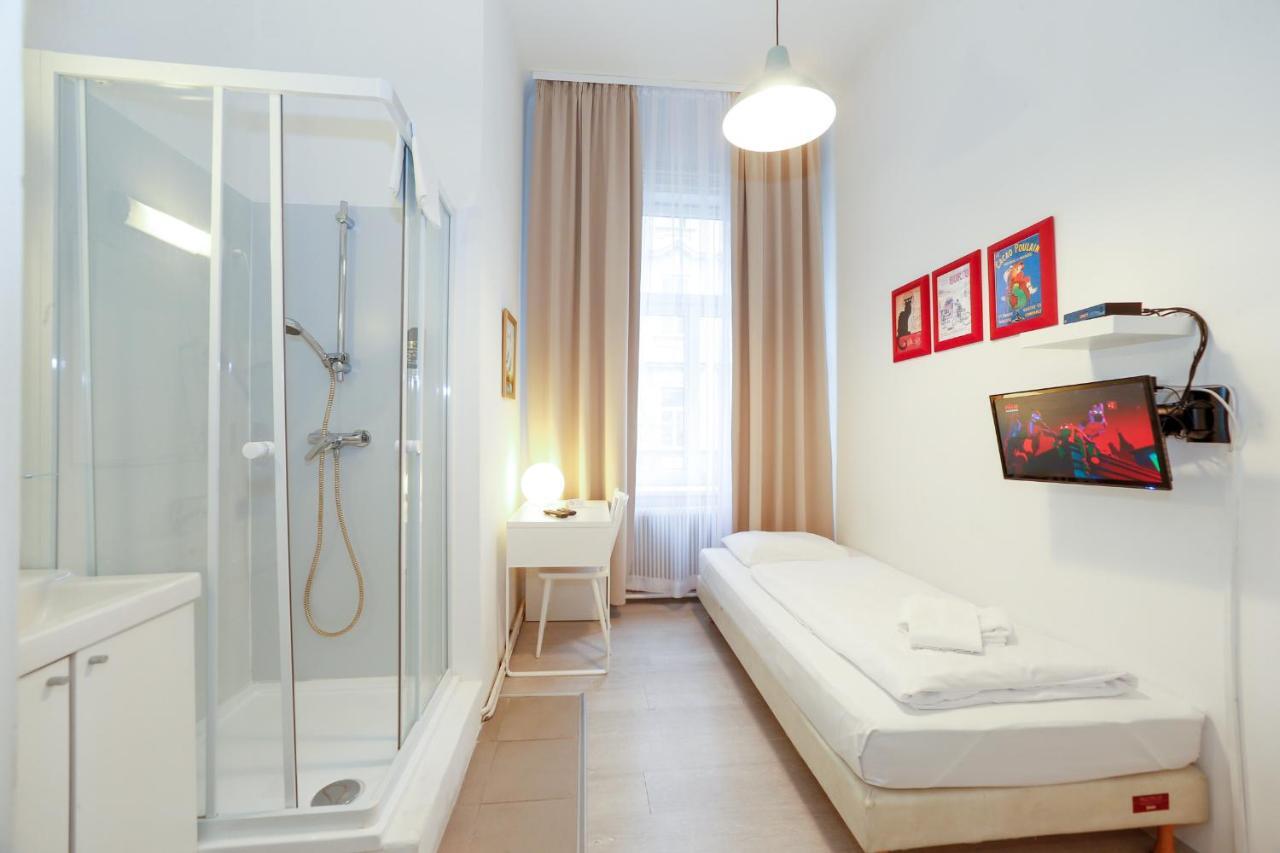 Timeout City Hotel, 5 Min To City Center, Self Check In Wina Bagian luar foto