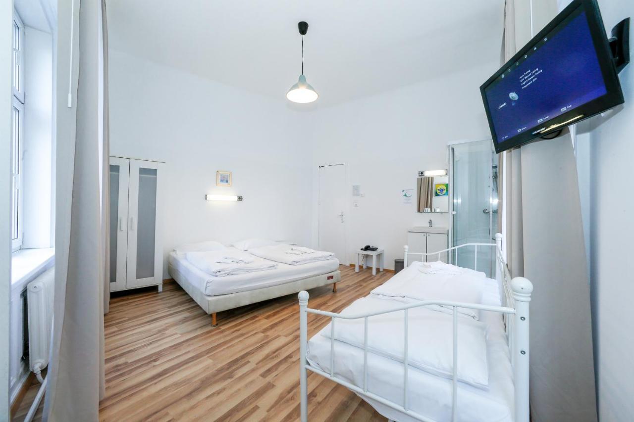 Timeout City Hotel, 5 Min To City Center, Self Check In Wina Bagian luar foto