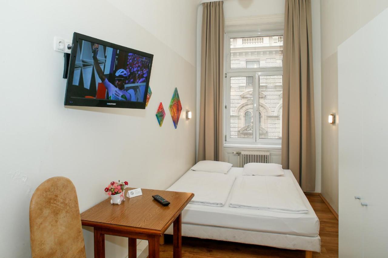 Timeout City Hotel, 5 Min To City Center, Self Check In Wina Bagian luar foto