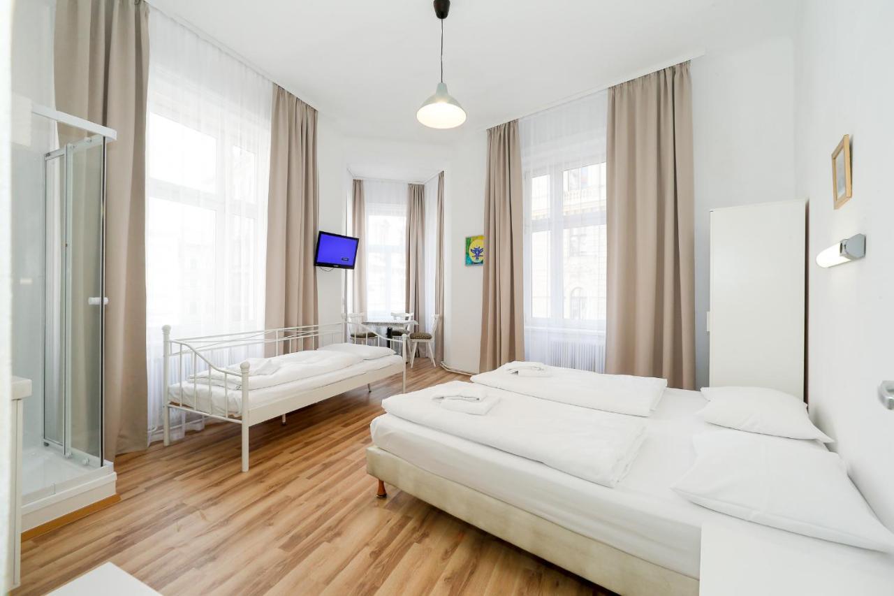 Timeout City Hotel, 5 Min To City Center, Self Check In Wina Bagian luar foto
