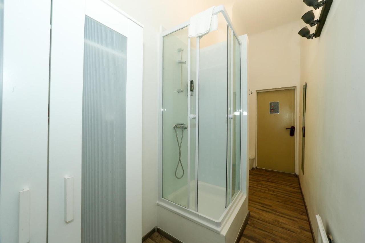 Timeout City Hotel, 5 Min To City Center, Self Check In Wina Bagian luar foto