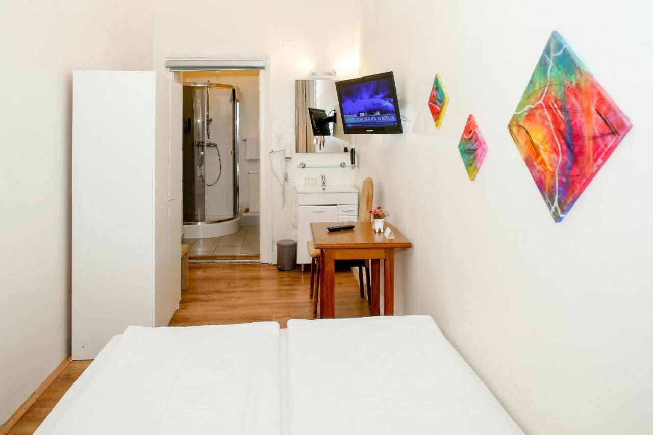 Timeout City Hotel, 5 Min To City Center, Self Check In Wina Bagian luar foto